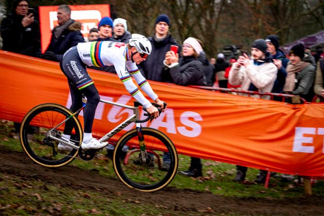 Mathieu van der Poel - ALPECIN-DECEUNINCK during the UCI Cyclo-cross World Cup 2025 in ANTWERPEN, Belgium on 20 december 2025, (photo by Marcel van Dorst EYE4images DeFodi Images) -