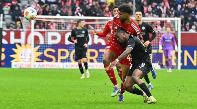 20.12.2025 - Fussball - Saison 2025 2026 - 2. Fussball - Bundesliga - 17. Spieltag: Fortuna Düsseldorf F95 - SpVgg Greuther Fürth ( Kleeblatt ) - Sportfoto Zink - xwoxzix - DFL regulations prohibit any use of photographs as image sequences and or quasi-video - only for editorial use - Noel Futkeu (9, SpVgg Greuther Fürth ) Alias Egouli (44, Fortuna Düsseldorf F95 )