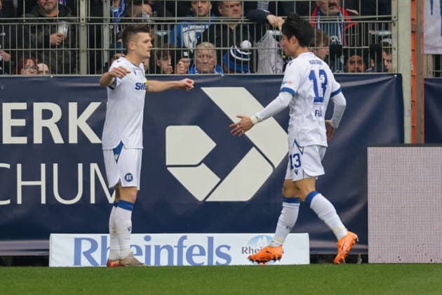 20.12.2025, xgrfx, Fussball 2.Bundesliga, VfL Bochum - Karlsruher SC v.l. Tor, Marvin Wanitzek (Karlsruher SC) (DFL DFB REGULATIONS PROHIBIT ANY USE OF PHOTOGRAPHS as IMAGE SEQUENCES and or QUASI-VIDEO) Bochum