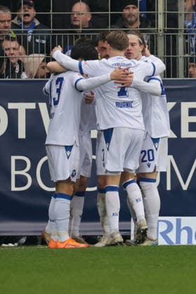 20.12.2025, xgrfx, Fussball 2.Bundesliga, VfL Bochum - Karlsruher SC v.l. Tor, Marvin Wanitzek (Karlsruher SC) (DFL DFB REGULATIONS PROHIBIT ANY USE OF PHOTOGRAPHS as IMAGE SEQUENCES and or QUASI-VIDEO) Bochum