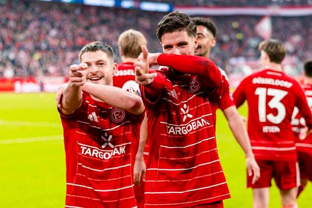 2. Fußball Bundesliga: Fortuna Düsseldorf - SpVgg Greuther Fürth, 20.12.2025 DUESSELDORF, GERMANY - DECEMBER 20: Florent Muslija (Fortuna Düsseldorf, 24) und Anouar El Azzouzi (Fortuna Düsseldorf, 8) während des Bundesligaspiels 2. Fußball Bundesliga: Fortuna Düsseldorf - SpVgg Greuther Fürth in der MERKUR SPIEL-ARENA am 17. Spieltag der 2. Bundesliga. December 20, 2025 in Duesseldorf, Germany.