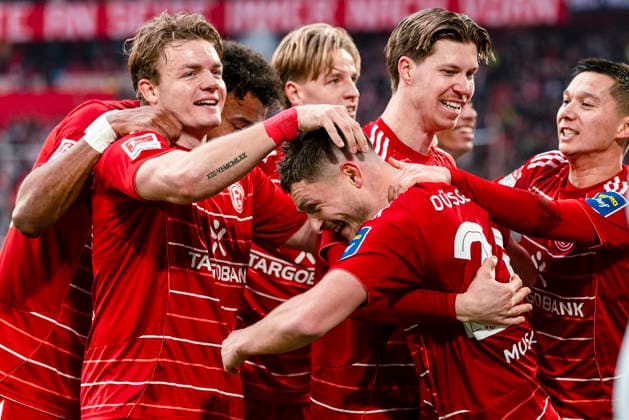 2. Fußball Bundesliga: Fortuna Düsseldorf - SpVgg Greuther Fürth, 20.12.2025 DUESSELDORF, GERMANY - DECEMBER 20: Jubel 2:0 Fortuna Düsseldorf während des Bundesligaspiels 2. Fußball Bundesliga: Fortuna Düsseldorf - SpVgg Greuther Fürth in der MERKUR SPIEL-ARENA am 17. Spieltag der 2. Bundesliga. December 20, 2025 in Duesseldorf, Germany.