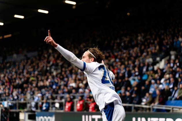 Deutschland: 2. Bundesliga 2025 26, 17. Spieltag - VfL Bochum vs. Karlsruher SC - 20.12.2025 - Vonovia Ruhrstadion (Bochum, Nordrhein-Westfalen) Torjubel Freude über Tor Tor zum 2:2