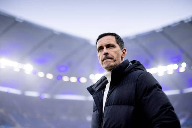 Hamburg, 20. Dezember 2025 - Fußball, 1. Bundesliga 2025 26, Hamburger SV - Eintracht Frankfurt: Dino Toppmöller (Eintracht Frankfurt, Trainer) DFL REGULATIONS PROHIBIT ANY USE OF PHOTOGRAPHS AS IMAGE SEQUENCES AND OR QUASI-VIDEO. *** Hamburg, December 20, 2025 Football, 1 Bundesliga 2025 26, Hamburger SV Eintracht Frankfurt Dino Toppmöller Eintracht Frankfurt, Coach DFL REGULATIONS PROHIBIT ANY USE OF PHOTOGRAPHS AS IMAGE SEQUENCES AND OR QUASI VIDEO