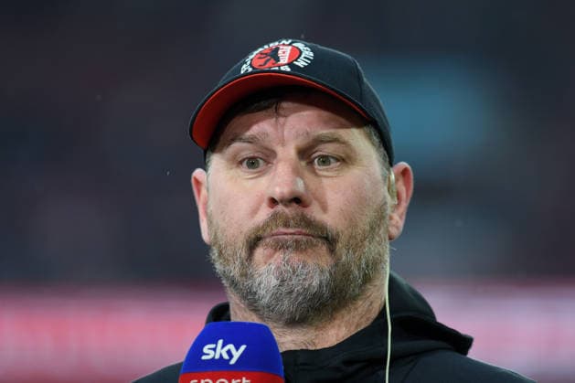 Trainer Steffen Baumgart (Union Berlin) schaut waehrend des Spiels der Bundesliga zwischen dem 1. FC Köln und 1. FC Union Berlin, RheinEnergieSTADION am 20. December 2025 in Köln, Deutschland. (Foto von Ralf Treese DeFodi Images) +++ Trainer Steffen Baumgart (Union Berlin) looks on during the Bundesliga match between 1. FC Köln and 1. FC Union Berlin at RheinEnergieSTADION on December 20, 2025 in Köln, Germany. (Photo by Ralf Treese DeFodi Images) DFL regulations prohibit any use of photographs as image sequences and or quasi-video. (Photo by Ralf Treese DeFodi Images) - *** Trainer Steffen Baumgart Union Berlin looks on during the Bundesliga match between 1 FC Köln and 1 FC Union Berlin, RheinEnergieSTADION on December 20, 2025 in Köln, Germany Photo by Ralf Treese DeFodi Images Trainer Steffen Baumgart Union Berlin looks on during the Bundesliga match between 1 FC Köln and 1 FC Union Berlin at RheinEnergieSTADION on December 20, 2025 in Köln, Germany Photo by Ralf Treese DeFodi Images DFL regulations prohibit any use of photographs as image sequences and or quasi video Photo by Ralf Treese DeFodi Images
