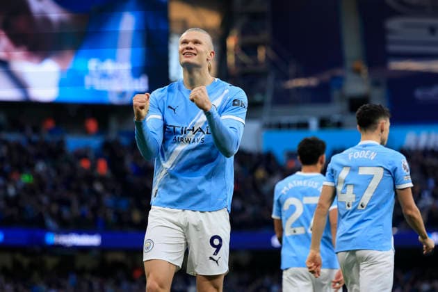Manchester City v West Ham United Premier League 20 12 2025. Erling Haaland (9) of Manchester City celebrates scoring to make it 1-0 during the Premier League match between Manchester City and West Ham United at the Etihad Stadium, Manchester, England on 20 December 2025. Manchester Etihad Stadium Manchester England Editorial use only DataCo restrictions apply See www.football-dataco.com , Copyright: xConorxMolloyx PSI-23451-0018
