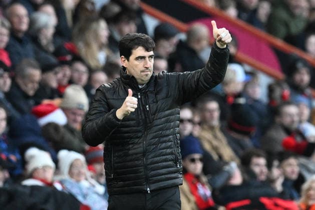 Bournemouth v Burnley, Premier League AFC Bournemouth manager Andoni Iraola gestures during the Premier League match between Bournemouth and Burnley at the Vitality Stadium, Bournemouth, UK on 20 December 2025. Bournemouth Vitality Stadium Dorset UK Editorial use only DataCo restrictions apply See www.football-dataco.com , Copyright: xGrahamxHuntx PSI-23457-0059