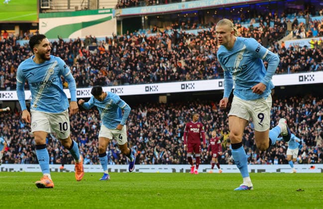 20th December 2025; Etihad Stadium, Manchester, Lancashire, England; Premier League Football, Manchester City versus West Ham United; Erling Haaland of Manchester City celebrates after scoring in the 6th minute for 1-0  RogerxEvans