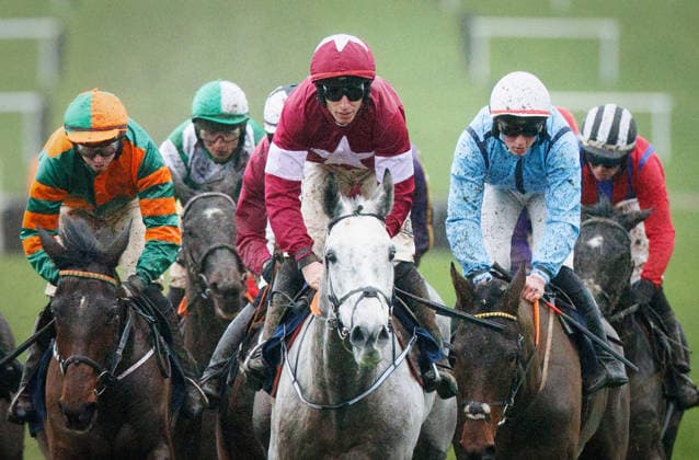 Thurles Racing, Thurles Racecourse, Tipperary 20 12 2025 Horse & Jockey Hotel Rated Novice Hurdle A view of the race A view of the race 20 12 2025  Copyright: x INPHO TomxMaherx BI7I9735