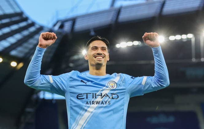 20th December 2025; Etihad Stadium, Manchester, Lancashire, England; Premier League Football, Manchester City versus West Ham United; Tijjani Reijnders of Manchester City celebrates after scoring to make it 2-0 in the 38th minute  RogerxEvans