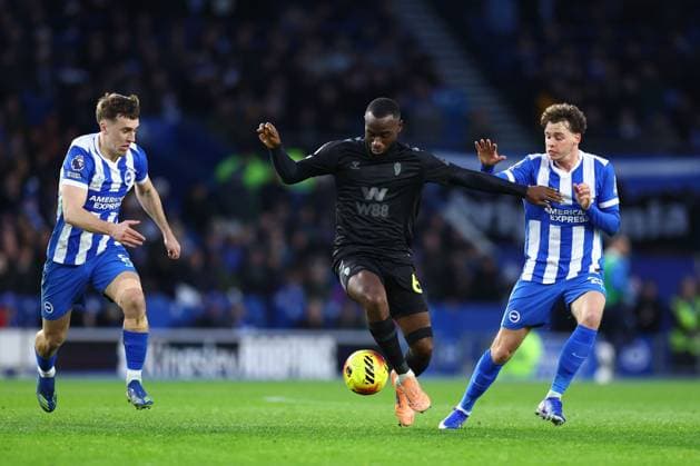 Lutsharel Geertruida of Sunderland chased by Maxim De Cuyper of Brighton & Hove Albion and Brajan Gruda of Brighton & Hove Albion Brighton and Hove Albion v Sunderland, Premier League, Football, American Express Community Stadium, Brighton, UK - 20 Dec 2025Brighton American Express Community Stadi United Kingdom EDITORIAL USE ONLY No use with unauthorised audio, video, data, fixture lists, club league logos or live services. Online in-match use limited to 120 images, no video emulation. No use in betting, games or single club league player publications.  Copyright: xSimonxDael Shutterstockx 16148935v