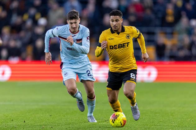 Wolverhampton Wanderers v Brentford Premier League 20 12 2025. Wolverhampton Wanderers midfielder Joao Gomes (8) runs forward with ball during the Premier League match between Wolverhampton Wanderers and Brentford at Molineux, Wolverhampton, England on 20 December 2025. Wolverhampton Molineux West Midlands England Editorial use only DataCo restrictions apply See www.football-dataco.com , Copyright: xManjitxNarotrax PSI-23446-0027