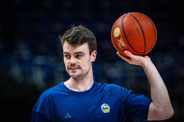 Basketball Berlin 20.12.2025 Saison 2025 2026 EasyCredit BBL 1. Bundesliga Männer, Herren Alba Berlin - ratiopharm Ulm Jonas Mattisseck (Alba Berlin, No.09) *** Basketball Berlin 20 12 2025 Season 2025 2026 EasyCredit BBL 1 Bundesliga Men, Men Alba Berlin ratiopharm Ulm Jonas Mattisseck Alba Berlin, No 09