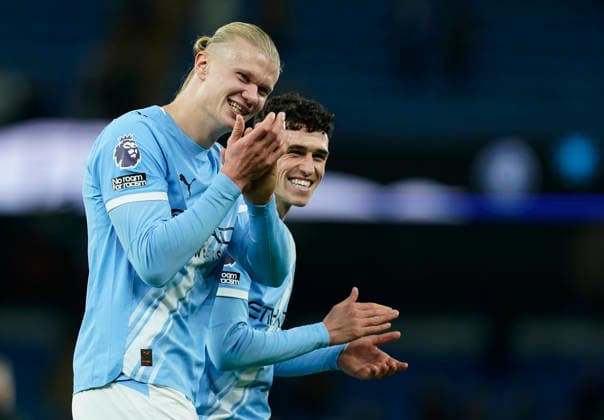 Manchester, England, 20th December 2025. Erling Haaland of Manchester City (L) and Phil Foden of Manchester City react to fans at the final whistle during the Manchester City vs West Ham United Premier League match at the Etihad Stadium, Manchester. Picture credit should read: Andrew Yates Sportimage EDITORIAL USE ONLY. No use with unauthorised audio, video, data, fixture lists, club league logos or live services. Online in-match use limited to 120 images, no video emulation. No use in betting, games or single club league player publications. SPI_030_AY_MAN_CITY_WEST_HAM SPI-4385-0030
