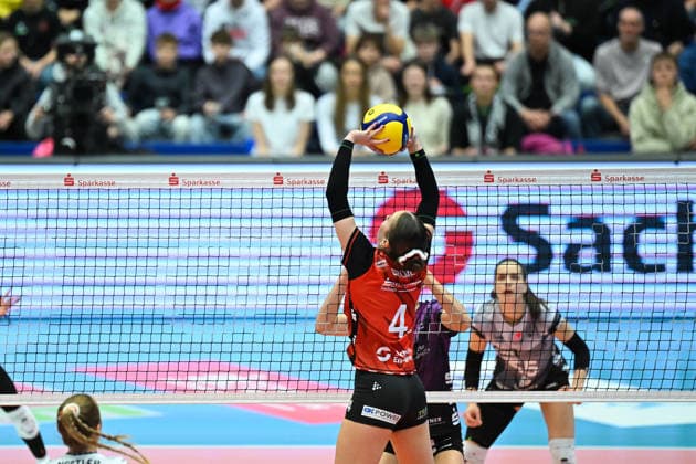 Emma Grome (Dresdner SC, 4) Dresdner SC vs. Schwarz-Weiß Erfurt, 1. Volleyball Bundesliga Damen, Spielzeit 2025 2026, 20.12.2025 Dresdner SC vs. Schwarz-Weiß Erfurt, 1. Volleyball Bundesliga Damen, Spielzeit 2025 2026, 20.12.2025 Dresden Copyright: xEibner-Pressefoto xHoepnerx EP_PHR