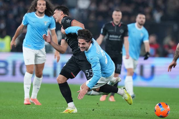 Cremonese s Francesco Folino Lazio™s Matteo Cancellieri during the Serie A EniLive soccer match between Lazio and Cremonese at the Rome s Olympic stadium, Italy - Saturday December 20, 2025 - Soccer ( Photo by Alfredo Falcone LaPresse )  Copyright: xAlfredoxFalcone LaPressex
