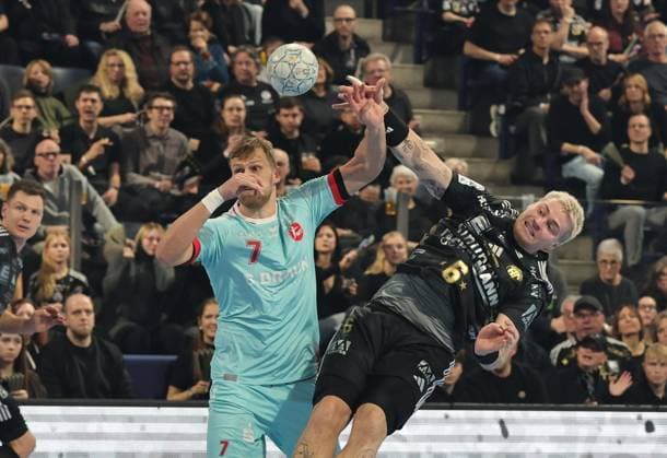 20.12.2025 - Handball - 1. Bundesliga DAIKIN HBL - Saison 2025 2026 - 18. Spieltag: HC Erlangen Metropolregion Nürnberg HCE - MT Melsungen - DaMa - xdaxmax - David Mandic (7, MT Melsungen ) Marek Nissen (6, HC Erlangen HCE )