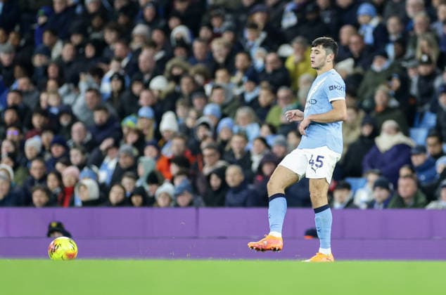 20th December 2025; Etihad Stadium, Manchester, Lancashire, England; Premier League Football, Manchester City versus West Ham United; Abdukodir Khusanov of Manchester City on the ball  RogerxEvans