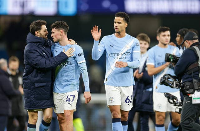 20th December 2025; Etihad Stadium, Manchester, Lancashire, England; Premier League Football, Manchester City versus West Ham United; Players shake hands after the match  RogerxEvans