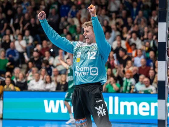 Kristian Saeveras (Frisch Auf Goeppingen, 12) jubelt lautstark nach einer Parade, Frisch Auf Goeppingen vs. SG Flensburg-Handewitt, Handball, 1. Bundesliga, Herren, Spielzeit 2025 2026, 20.12.2025, Frisch Auf Goeppingen vs. SG Flensburg-Handewitt, Handball, 1. Bundesliga, Herren, Spielzeit 2025 2026, 20.12.2025 Goeppingen Copyright: xEibner-Pressefoto MichaelxSchmidx EP_MST