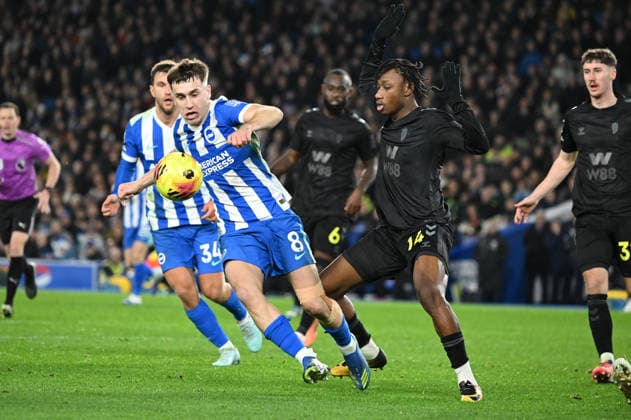 Brajan Gruda of Brighton and Romaine Mundle of Sunderland during the Premier League match between Brighton and Hove Albion and Sunderland at the American Express Stadium, Brighton UK - Saturday 20th December 2025 Brighton v Sunderland Premier League Football, Amex Stadium, Sussex, UK - 20 Dec 2025Brighton Amex Stadium Sussex United Kingdom Editorial use only. No merchandising. For Football images FA and Premier League restrictions apply inc. no internet mobile usage without FAPL license - for details contact Football Dataco  Copyright: xLizxFinlayson TPI Shutterstockx 16159610bb