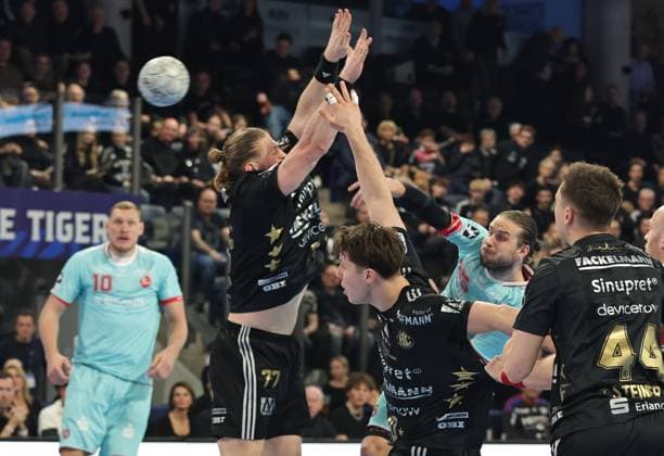 20.12.2025 - Handball - 1. Bundesliga DAIKIN HBL - Saison 2025 2026 - 18. Spieltag: HC Erlangen Metropolregion Nürnberg HCE - MT Melsungen - DaMa - xdaxmax - Olle Forsell Schefvert (25, MT Melsungen )