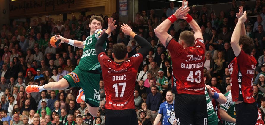 20.12.2025, Deutschland, Göppingen, Handball DAIKIN HBL, FRISCH AUF! Göppingen vs. SG Flensburg-Handewitt: Oskar Sunnefeldt (FAG)