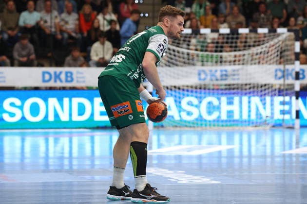 20.12.2025, Deutschland, Göppingen, Handball DAIKIN HBL, FRISCH AUF! Göppingen vs. SG Flensburg-Handewitt: David Schmidt (FAG)