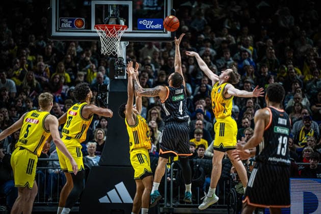Basketball Berlin 20.12.2025 Saison 2025 2026 EasyCredit BBL 1. Bundesliga Männer, Herren Alba Berlin - ratiopharm Ulm Christopher Ledlum (Ulm, No.04)