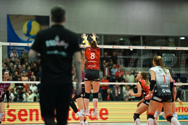 Jette Kuipers (Dresdner SC, 8) Dresdner SC vs. Schwarz-Weiß Erfurt, 1. Volleyball Bundesliga Damen, Spielzeit 2025 2026, 20.12.2025 Dresdner SC vs. Schwarz-Weiß Erfurt, 1. Volleyball Bundesliga Damen, Spielzeit 2025 2026, 20.12.2025 Dresden Copyright: xEibner-Pressefoto xHoepnerx EP_PHR