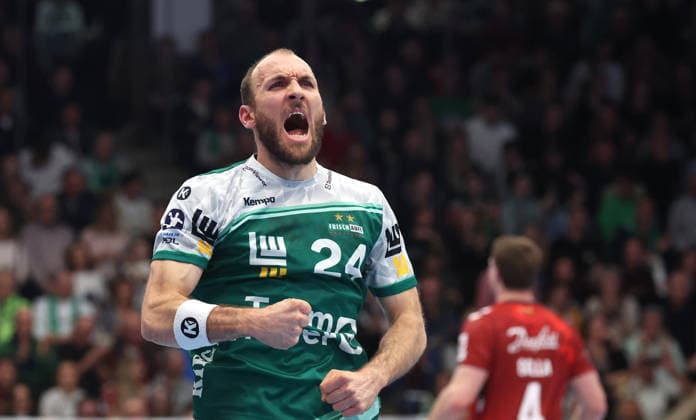 20.12.2025, Deutschland, Göppingen, Handball DAIKIN HBL, FRISCH AUF! Göppingen vs. SG Flensburg-Handewitt: Marcel Schiller (FAG) jubelt, Jubel, schreit, ballt die Faust