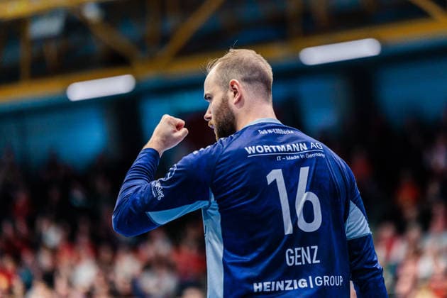 Fredrik Genz (TuS N-Luebbecke, 16) jubelt freut sich GER, TuS N-Luebbecke vs. HSG Krefeld Niederrhein, Handball, 2. Bundesliga, 16. Spieltag, Spielzeit 2025 2026, 20.12.2025 GER, TuS N-Luebbecke vs. HSG Krefeld Niederrhein, Handball, 2. Bundesliga, 16. Spieltag, Spielzeit 2025 2026, 20.12.2025 Luebbecke Copyright: xEibner-Pressefoto JanxRollingerx EP_JSK