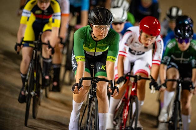 SPÄTH Charlotte: DM Omnium 2025 - Frankfurt Oder SPÄTH Charlotte ( GER ) RSV Wanderlust Hofweier Querformat - quer - horizontal - Landscape - Event Veranstaltung: DM Omnium 2025 - Deutsche Meisterschaft - Category Kategorie: Cycling - Track cycling, Rad, Radsport, Bahnrad, Bahn National Championship Omnium - Women U19 Juniors - Location Ort: Europe Germany - Brandenburg - Märkisch Oderland - Frankfurt Oder - Oderlandhalle - Discipline: Omnium Scratch 1. Race - Distance: 7,5 km - Date Datum: 20.12.2025 Saturday Day 2 -