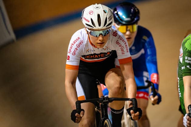 DWORATZEK Klara: DM Omnium 2025 - Frankfurt Oder DWORATZEK Klara ( GER ) SSV Gera 1990 Querformat - quer - horizontal - Landscape - Event Veranstaltung: DM Omnium 2025 - Deutsche Meisterschaft - Category Kategorie: Cycling - Track cycling, Rad, Radsport, Bahnrad, Bahn National Championship Omnium - Women U19 Juniors - Location Ort: Europe Germany - Brandenburg - Märkisch Oderland - Frankfurt Oder - Oderlandhalle - Discipline: Omnium Scratch 1. Race - Distance: 7,5 km - Date Datum: 20.12.2025 Saturday Day 2 -