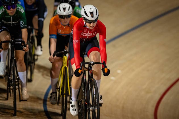 KOHLER Caroline: DM Omnium 2025 - Frankfurt Oder KOHLER Caroline ( GER ) Radsport Rhein-Neckar Querformat - quer - horizontal - Landscape - Event Veranstaltung: DM Omnium 2025 - Deutsche Meisterschaft - Category Kategorie: Cycling - Track cycling, Rad, Radsport, Bahnrad, Bahn National Championship Omnium - Women U19 Juniors - Location Ort: Europe Germany - Brandenburg - Märkisch Oderland - Frankfurt Oder - Oderlandhalle - Discipline: Omnium Scratch 1. Race - Distance: 7,5 km - Date Datum: 20.12.2025 Saturday Day 2 -