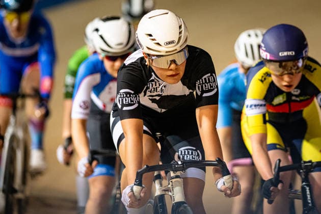 PFLÜGER Nelly: DM Omnium 2025 - Frankfurt Oder PFLÜGER Nelly ( GER ) MTB Teck Querformat - quer - horizontal - Landscape - Event Veranstaltung: DM Omnium 2025 - Deutsche Meisterschaft - Category Kategorie: Cycling - Track cycling, Rad, Radsport, Bahnrad, Bahn National Championship Omnium - Women U19 Juniors - Location Ort: Europe Germany - Brandenburg - Märkisch Oderland - Frankfurt Oder - Oderlandhalle - Discipline: Omnium Scratch 1. Race - Distance: 7,5 km - Date Datum: 20.12.2025 Saturday Day 2 -