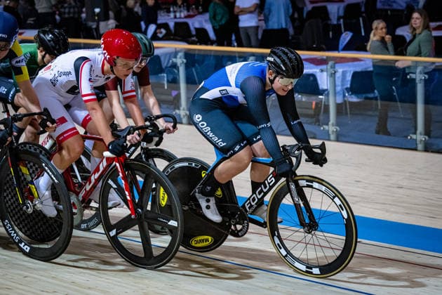 MINTEN Franziska: DM Omnium 2025 - Frankfurt Oder MINTEN Franziska ( GER ) RSC Turbine Erfurt Querformat - quer - horizontal - Landscape - Event Veranstaltung: DM Omnium 2025 - Deutsche Meisterschaft - Category Kategorie: Cycling - Track cycling, Rad, Radsport, Bahnrad, Bahn National Championship Omnium - Women U19 Juniors - Location Ort: Europe Germany - Brandenburg - Märkisch Oderland - Frankfurt Oder - Oderlandhalle - Discipline: Omnium Scratch 1. Race - Distance: 7,5 km - Date Datum: 20.12.2025 Saturday Day 2 -
