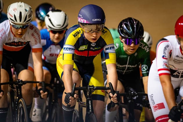 BIEBERLE Edda: DM Omnium 2025 - Frankfurt Oder BIEBERLE Edda ( GER ) RSV Osterweddingen Querformat - quer - horizontal - Landscape - Event Veranstaltung: DM Omnium 2025 - Deutsche Meisterschaft - Category Kategorie: Cycling - Track cycling, Rad, Radsport, Bahnrad, Bahn National Championship Omnium - Women U19 Juniors - Location Ort: Europe Germany - Brandenburg - Märkisch Oderland - Frankfurt Oder - Oderlandhalle - Discipline: Omnium Scratch 1. Race - Distance: 7,5 km - Date Datum: 20.12.2025 Saturday Day 2 -