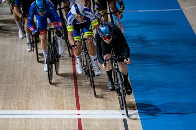 THOMA Richard: DM Omnium 2025 - Frankfurt Oder THOMA Richard ( GER ) RV Sturmvogel München 1952 Querformat - quer - horizontal - Landscape - Event Veranstaltung: DM Omnium 2025 - Deutsche Meisterschaft - Category Kategorie: Cycling - Track cycling, Rad, Radsport, Bahnrad, Bahn National Championship Omnium - Men U19 Juniors - Location Ort: Europe Germany - Brandenburg - Märkisch Oderland - Frankfurt Oder - Oderlandhalle - Discipline: Omnium Scratch 1. Race - Distance: 7,5 km - Date Datum: 20.12.2025 Saturday Day 2 -