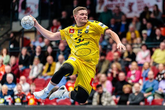Falk Kolodziej (HSG Krefeld Niederrhein, 05) im Torwurf GER, TuS N-Luebbecke vs. HSG Krefeld Niederrhein, Handball, 2. Bundesliga, 16. Spieltag, Spielzeit 2025 2026, 20.12.2025 GER, TuS N-Luebbecke vs. HSG Krefeld Niederrhein, Handball, 2. Bundesliga, 16. Spieltag, Spielzeit 2025 2026, 20.12.2025 Luebbecke Copyright: xEibner-Pressefoto JanxRollingerx EP_JSK
