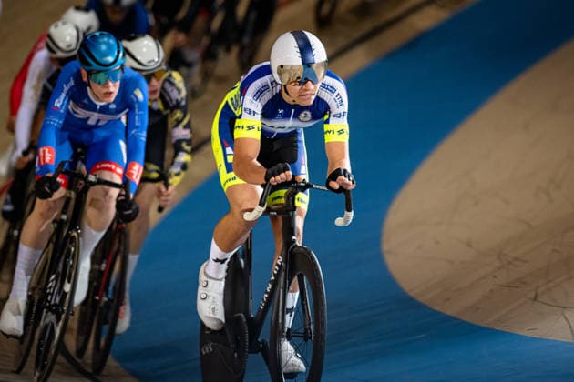 ESCH Raul: DM Omnium 2025 - Frankfurt Oder ESCH Raul ( GER ) RSC Waltershausen- Gotha Querformat - quer - horizontal - Landscape - Event Veranstaltung: DM Omnium 2025 - Deutsche Meisterschaft - Category Kategorie: Cycling - Track cycling, Rad, Radsport, Bahnrad, Bahn National Championship Omnium - Men U19 Juniors - Location Ort: Europe Germany - Brandenburg - Märkisch Oderland - Frankfurt Oder - Oderlandhalle - Discipline: Omnium Scratch 1. Race - Distance: 7,5 km - Date Datum: 20.12.2025 Saturday Day 2 -