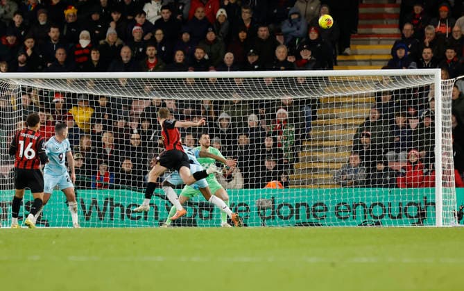 20th December 2025, Bournemouth, Dorset, England; Premier League Football, AFC Bournemouth versus Burnley; David Brooks of Bournemouth shoots at goal but misses  HongboxChen