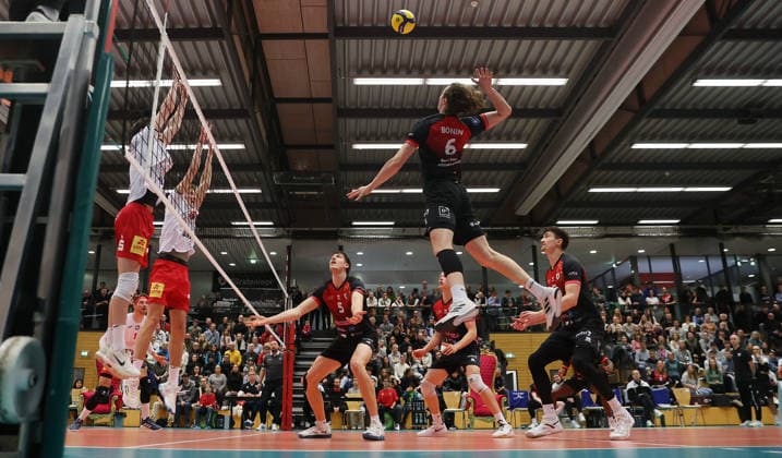 Ludwigsburg , Volleyball Bundesliga , Barock Volleys MTV Ludwigsburg vs. SV Warnemünde , Ben-Simon Bonin ( Ludwigsburg )