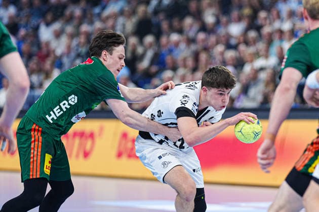Leif Tissiert (TSV Hannover-Burgdorf, 07), Rasmus Ankermann (THW Kiel, 22) GER, THW Kiel vs. TSV Hannover-Burgdorf, Handball, 1. Bundesliga, Spieltag 18, Saison 2025 2026, 20.12.2025 GER, THW Kiel vs. TSV Hannover-Burgdorf, Handball, 1. Bundesliga, Spieltag 18, Saison 2025 2026, 20.12.2025 Kiel Copyright: xEibner-Pressefoto MarcelxvonxFehrnx EP_MFN