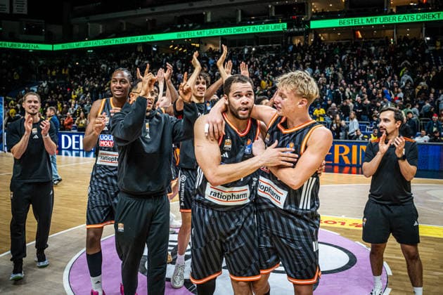 Basketball Berlin 20.12.2025 Saison 2025 2026 EasyCredit BBL 1. Bundesliga Männer, Herren Alba Berlin - ratiopharm Ulm Jubel Ulm Christopher Ledlum (Ulm, No.04)