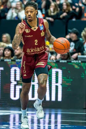 Chemnitz, Deutschland 20. Dezember 2025: 1.BBL - 2025 2026 - Niners Chemnitz vs. Rostock Seawolves Im Bild: Nike Sibande (99) Copyright: xFotostandx xNachtigallx
