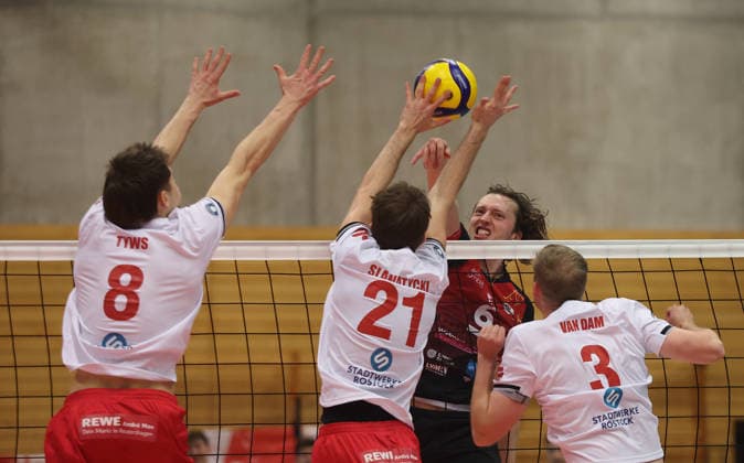 Ludwigsburg , Volleyball Bundesliga , Barock Volleys MTV Ludwigsburg vs. SV Warnemünde , Ben-Simon Bonin ( Ludwigsburg )