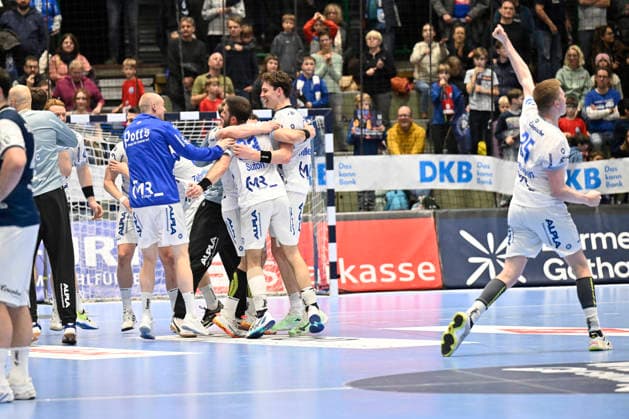 DAIKIN 1.Handball - Bundesliga - 25 26 - 18. Spieltag: Bergischer HC - TBV Lemgo Lippe am 20.12.2025 in der Uni-Halle in Wuppertal Lemgos Spieler freuen sich über den sieg