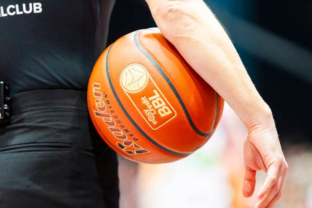 20.12.2025, xomx, Basketball easyCredit BBL Bundesliga, NINERS Chemnitz - Rostock Seawolves v.l. Basketball. easy credit bbl. Symbolbild. Chemnitz