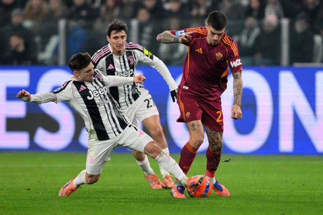 20th December 2025, Allianz Stadium, Turin, Italy; Serie AFootball; Juventus versus Roma; Gianluca Mancini of AS Roma under pressure from Francisco Conceicao of FC Juventus  AllShotxLive